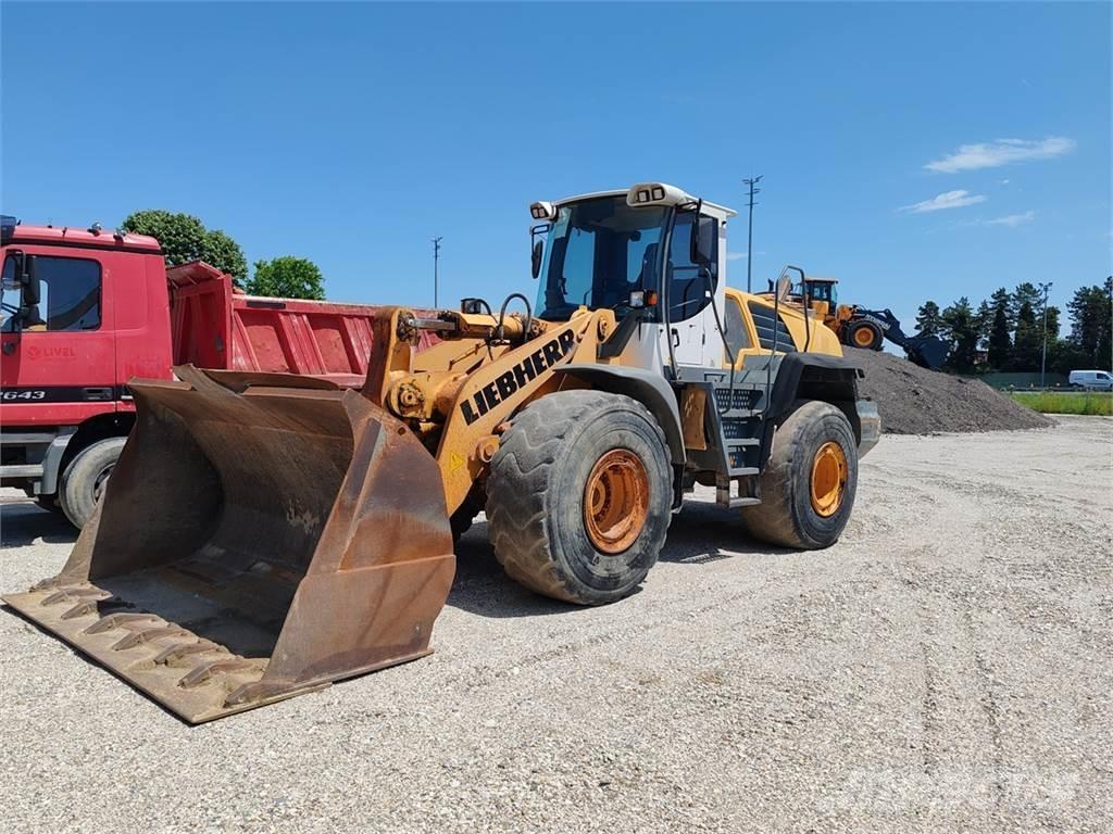 Liebherr L566  휠로우더