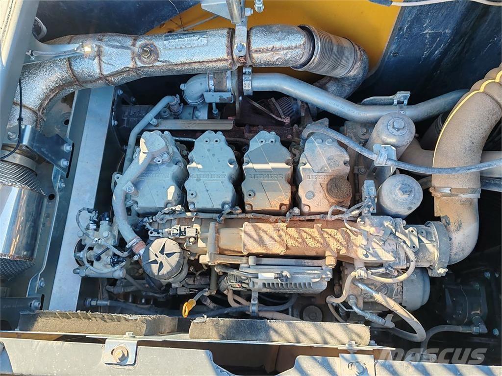 Liebherr R930 NLC  휠 굴삭기