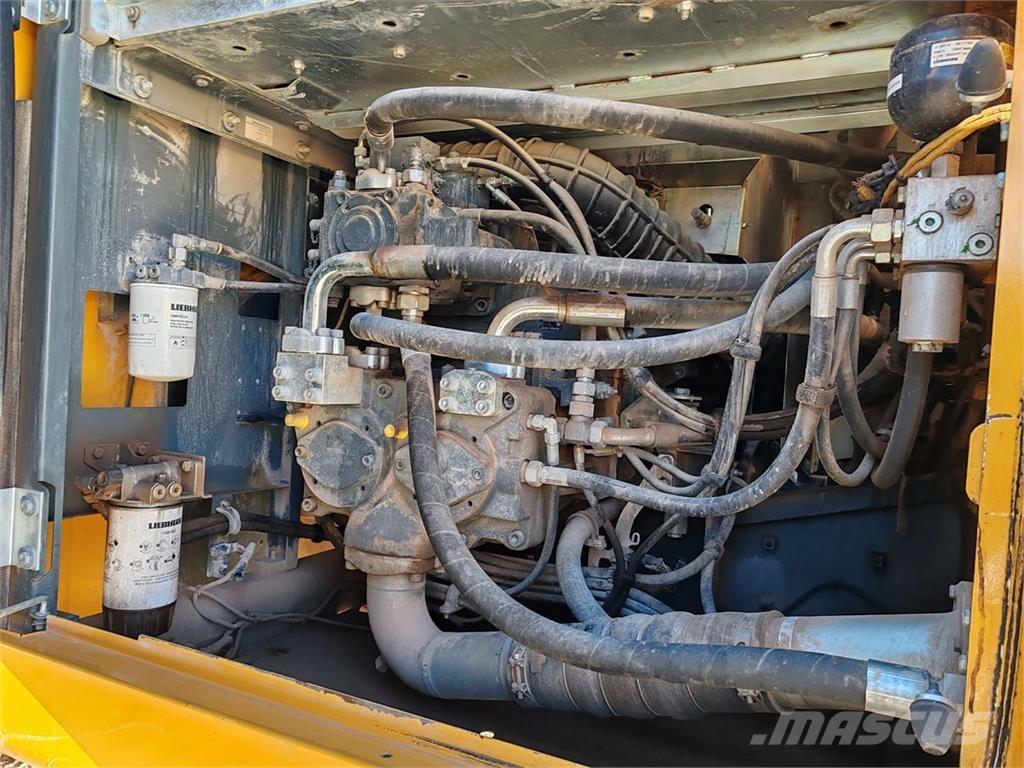 Liebherr R938 NLC 대형 굴삭기 29톤 이상