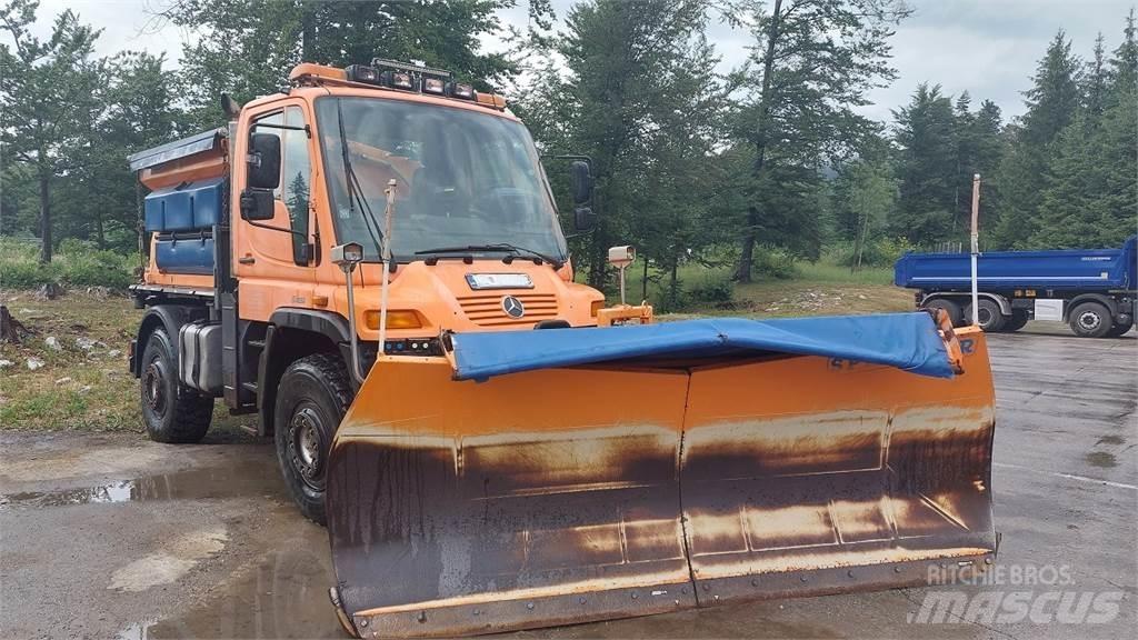 Mercedes-Benz Unimog U400 시립/다목적 차량