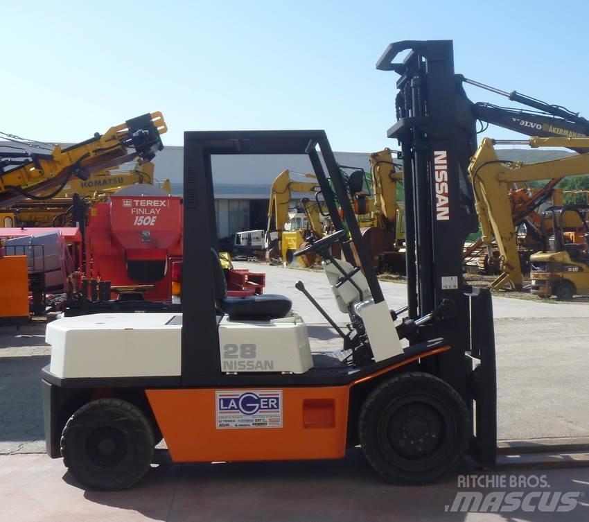 Nissan EGH02 디젤 지게차