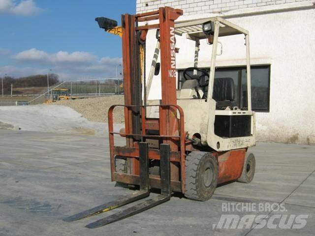 Nissan M01L15 전동 지게차