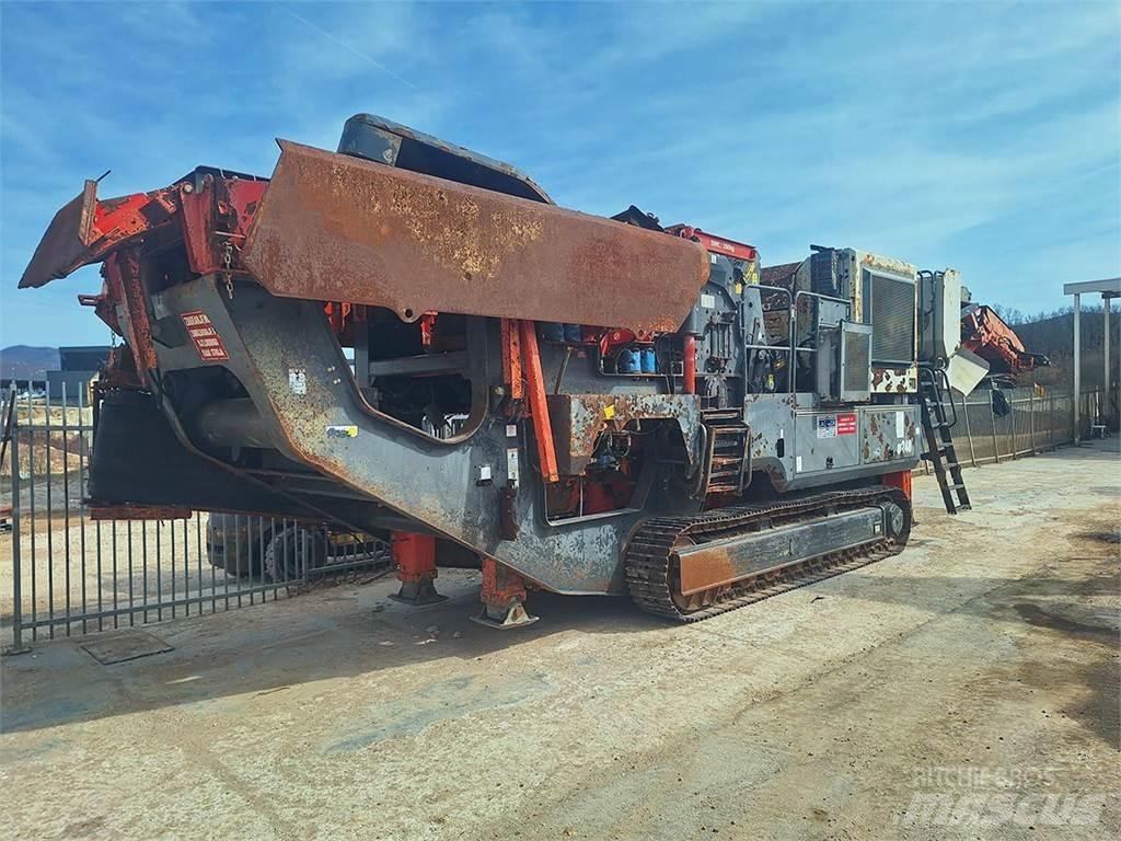 Sandvik QI 240 이동식 분쇄기