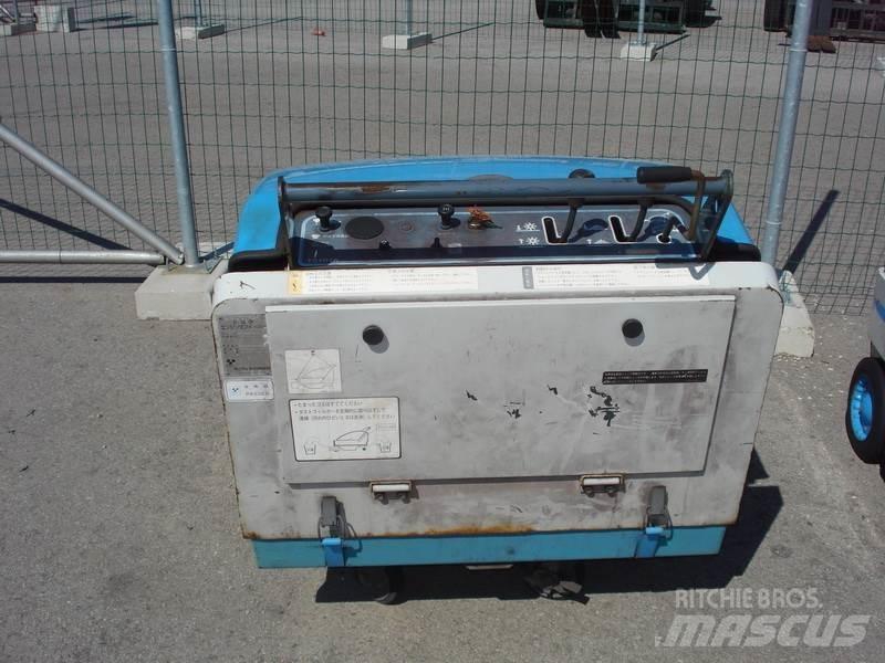 Toyota 4QBW9 청소 트럭