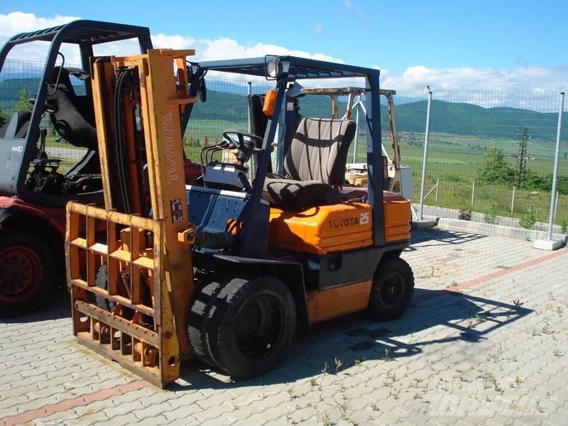 Toyota 80-5FDL25 디젤 지게차