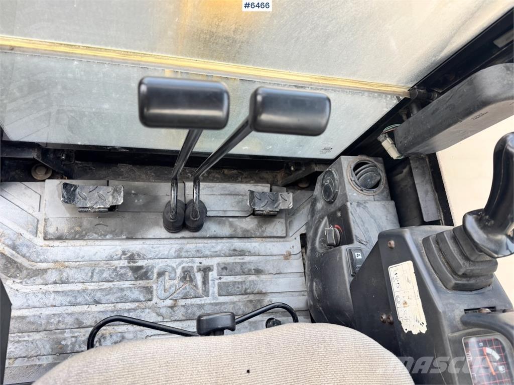 CAT 301.8 대형 굴삭기 29톤 이상