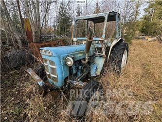 Ford Super Dexta 트랙터