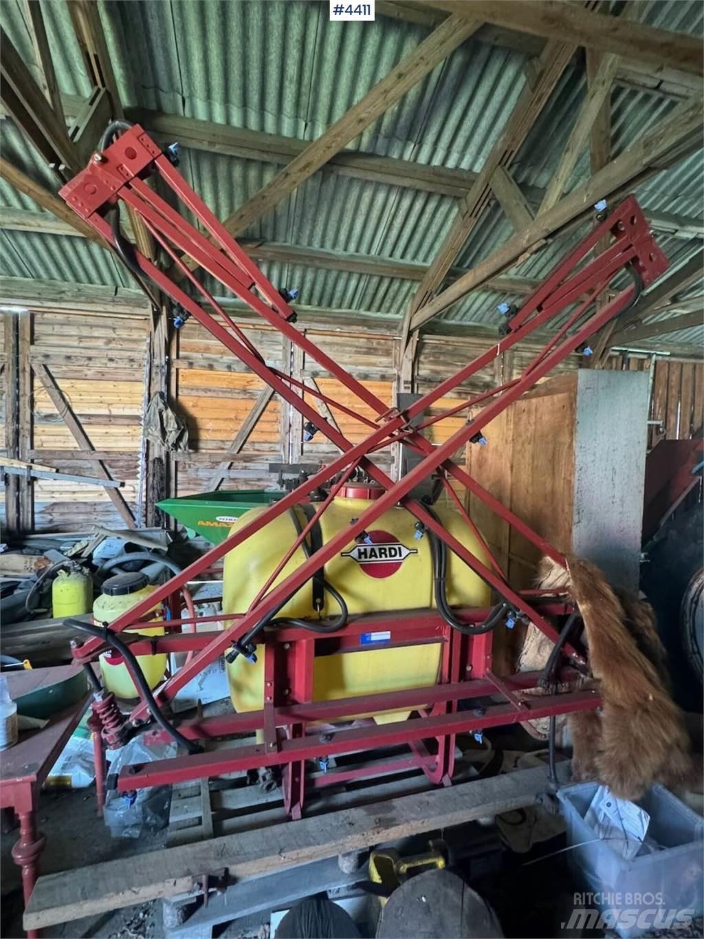Hardi NK 400 견인형 분무기