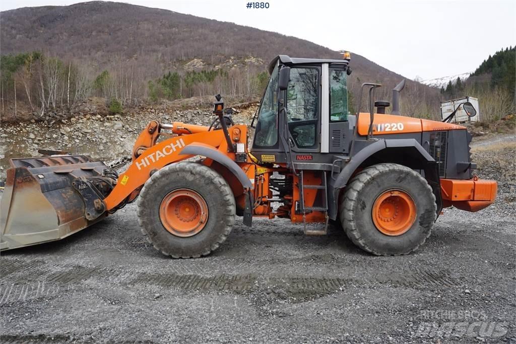 Hitachi ZW220  휠로우더
