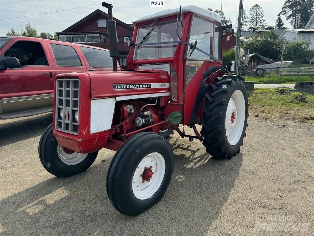 International 444 트랙터