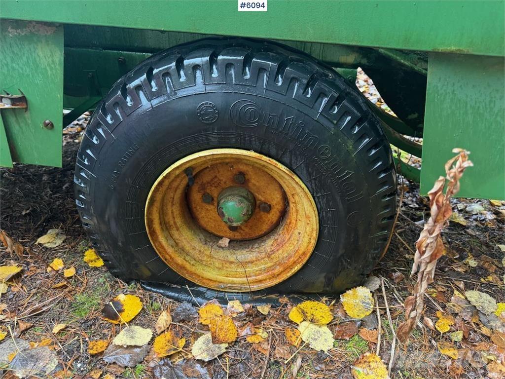 John Deere 332 기타 수확용 장비