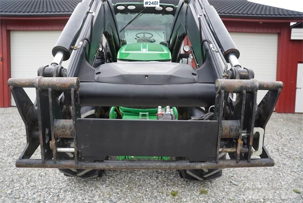 John Deere 6215R 트랙터