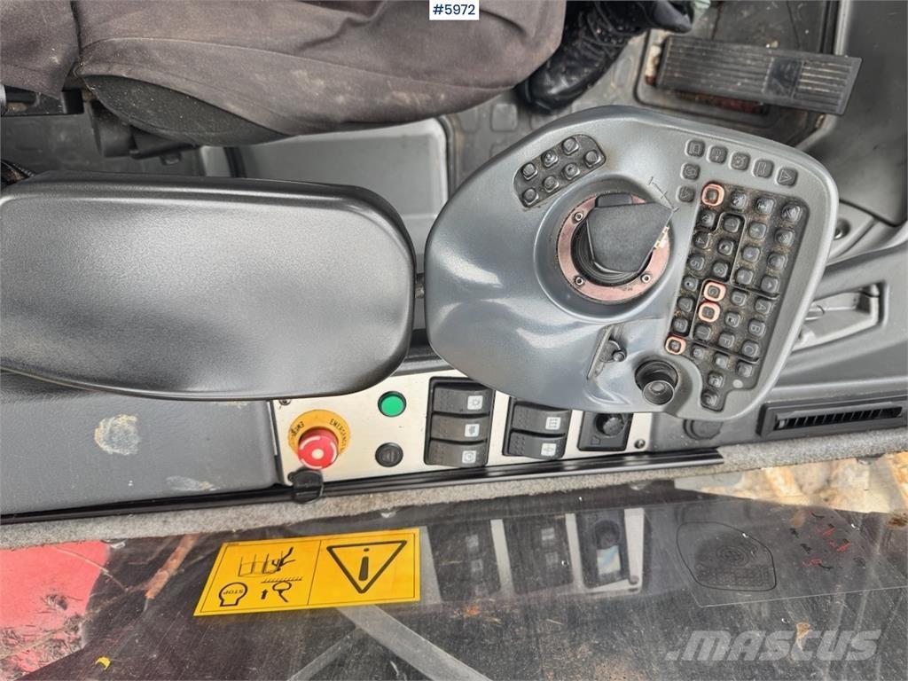 Komatsu 911-6 원목 하베스터