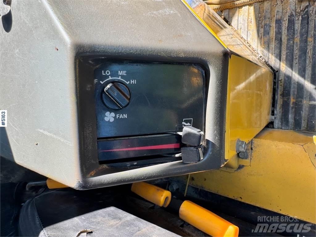 Komatsu WA420-1  휠로우더