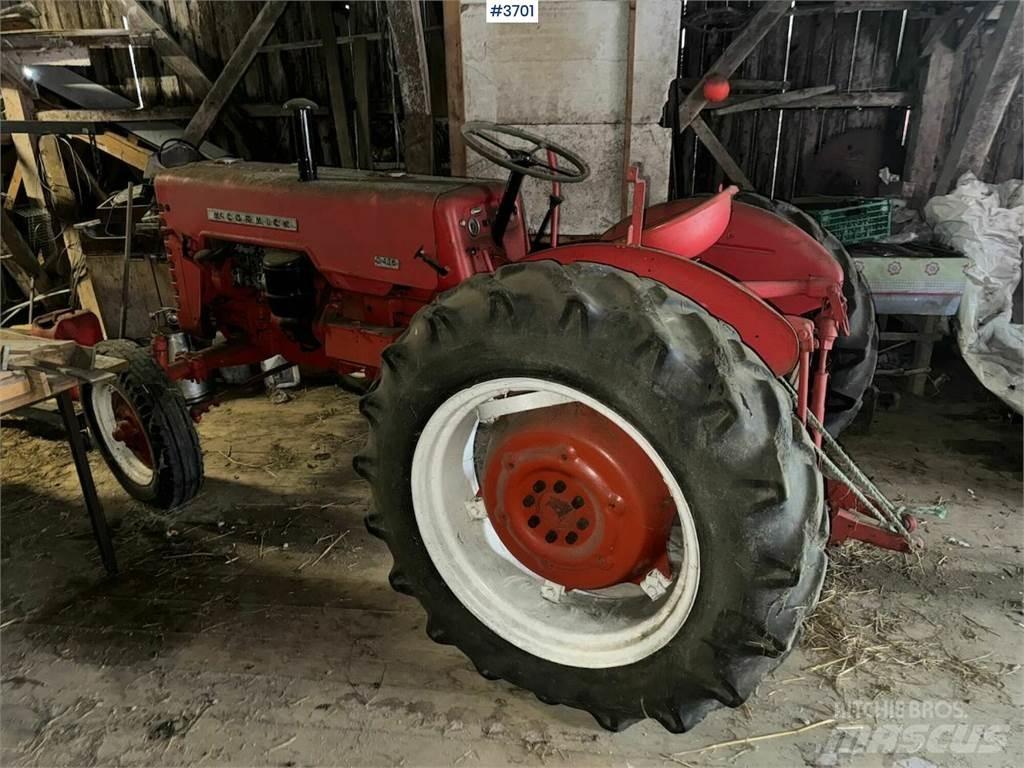 McCormick D-436 트랙터