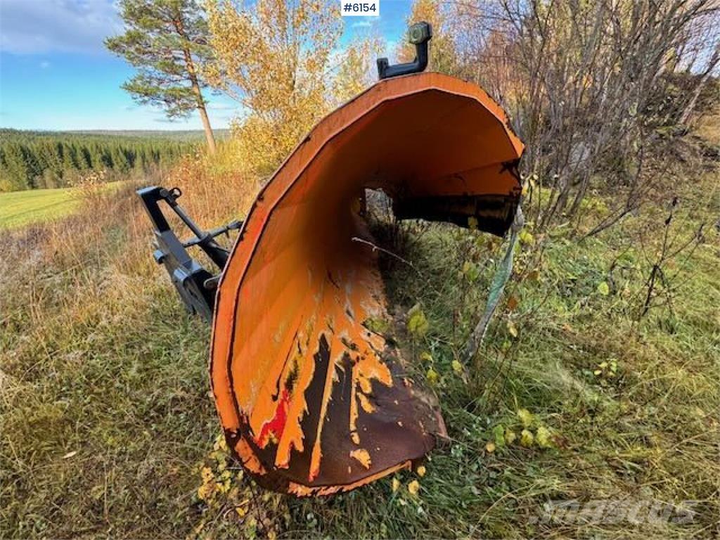  Øveraasen D2285 B 제설 블레이드 및 제설기