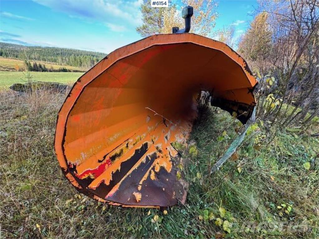  Øveraasen D2285 B 제설 블레이드 및 제설기