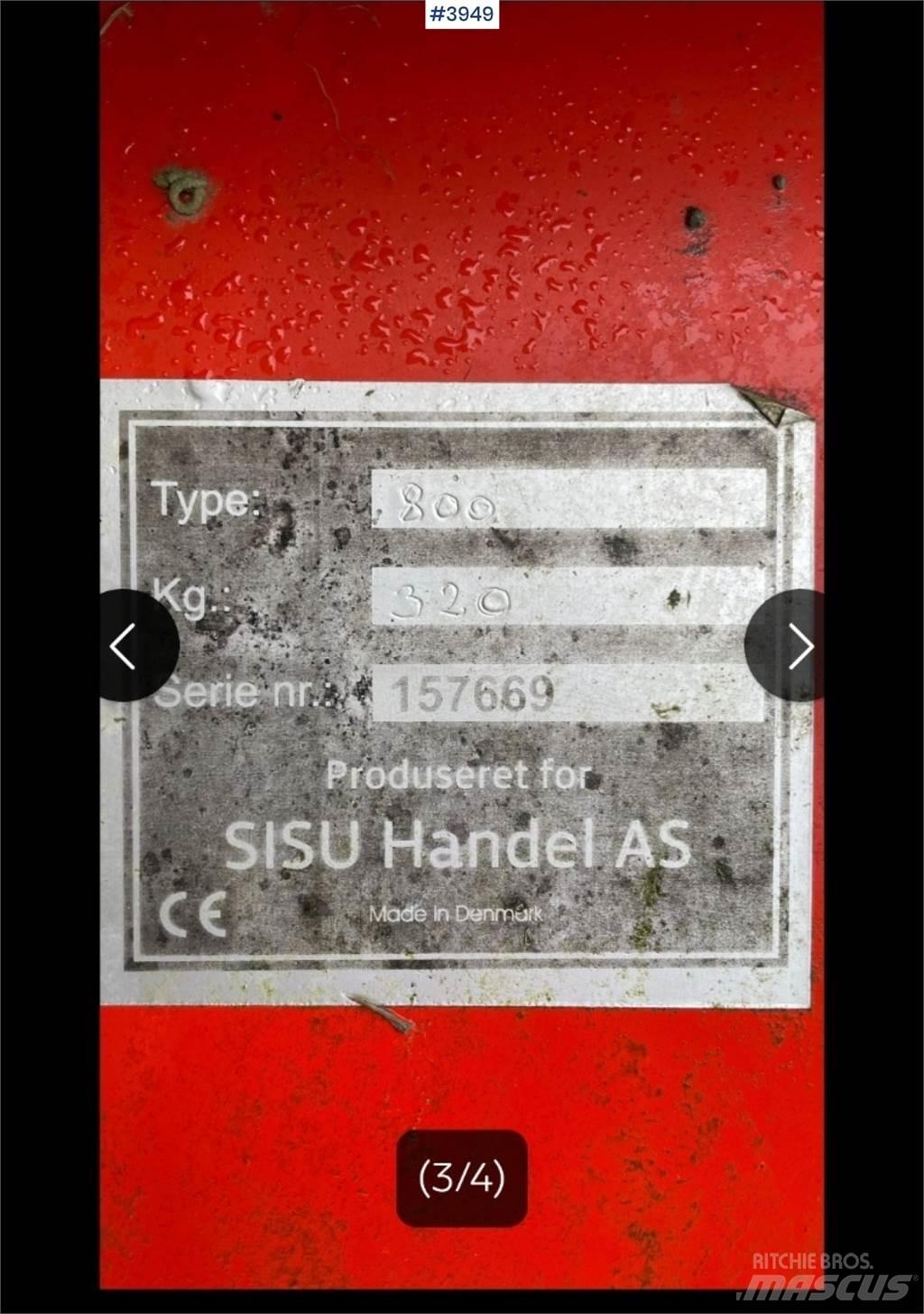 Sisu 800 기타 도로 및 제설 기계