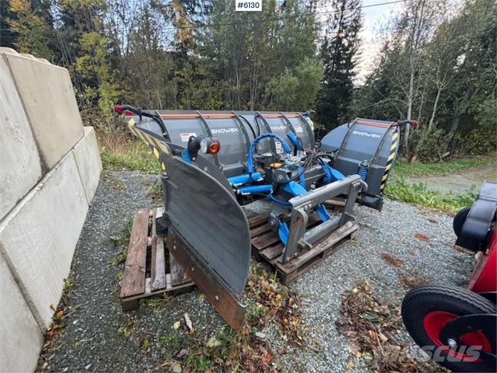 Snowek U420 제설 블레이드 및 제설기