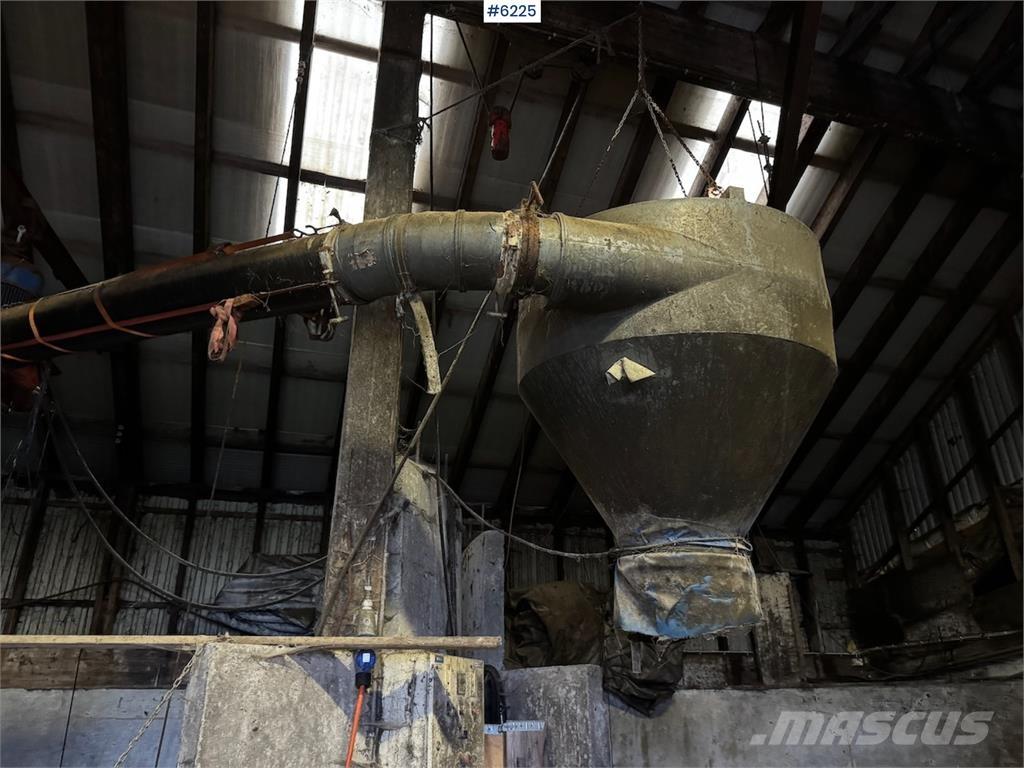 TKS Fylltømmer. 기타 트랙터 부속품