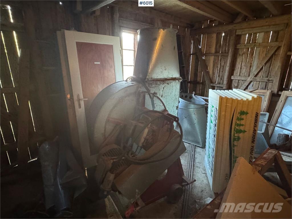 TKS Høytørke 기타 수확용 장비