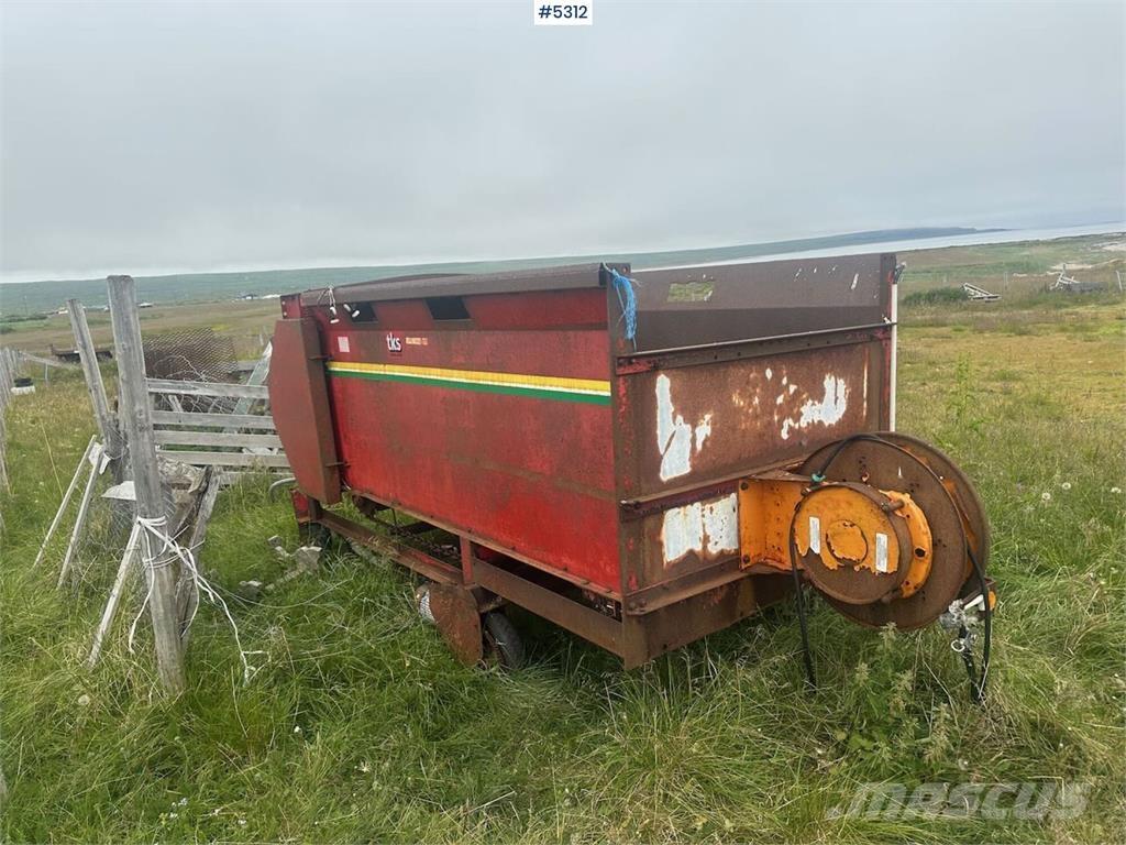 TKS R-150 기타 수확용 장비