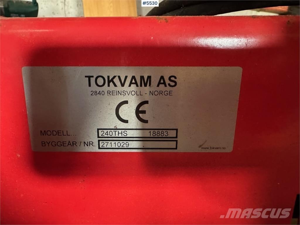 Tokvam 240 THS 제설 블레이드 및 제설기