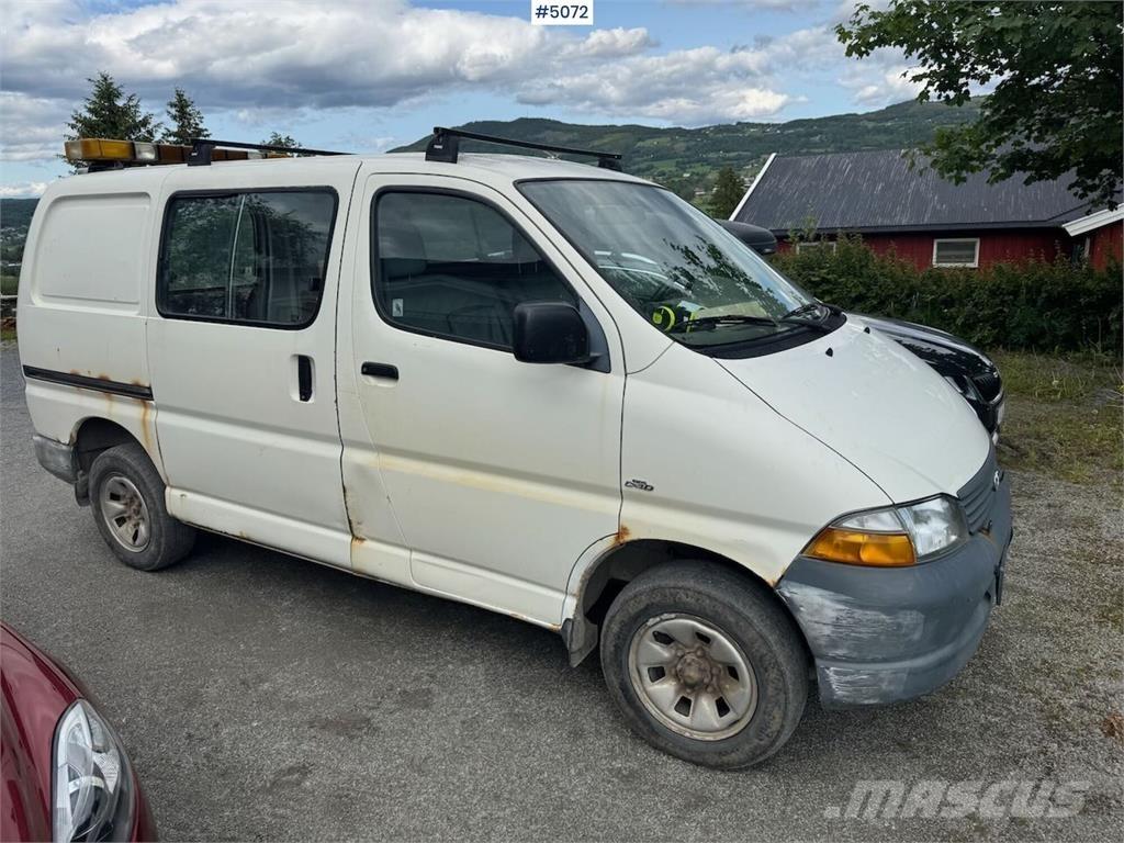 Toyota Hiace 4WD 패널 화물차