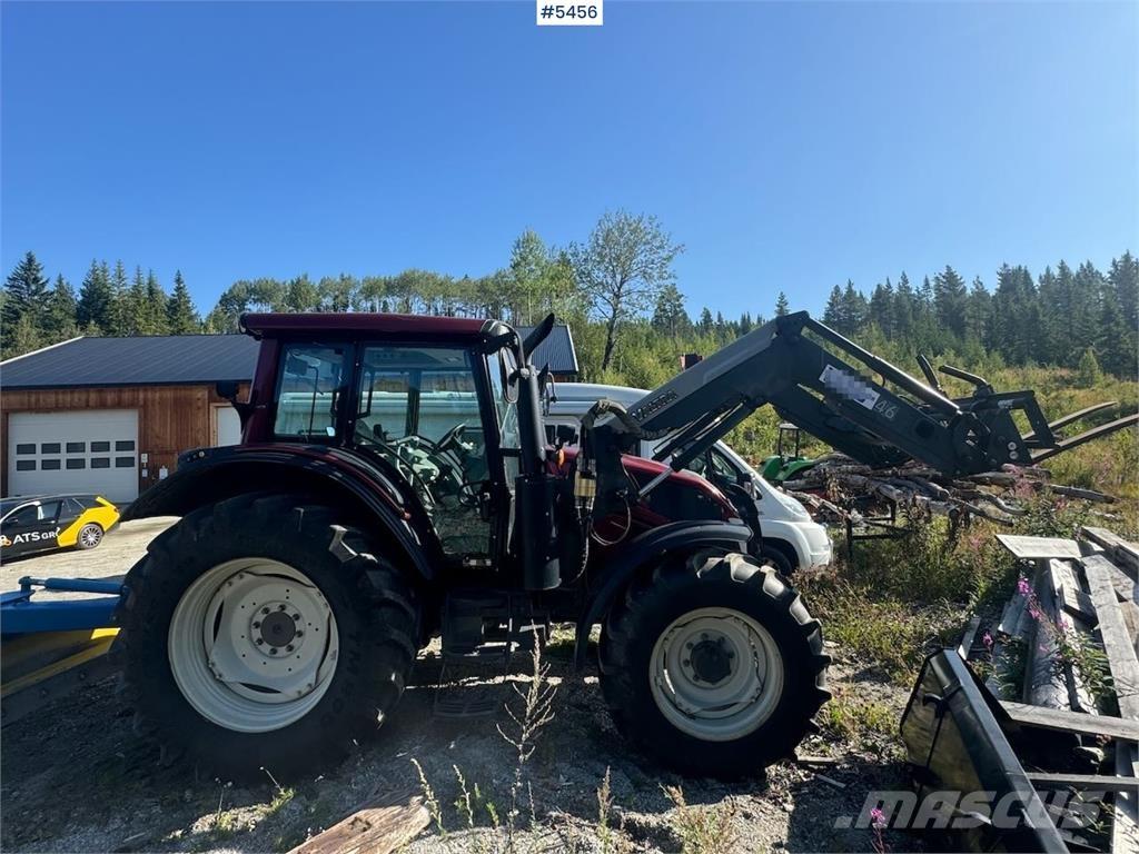 Valtra N123 트랙터