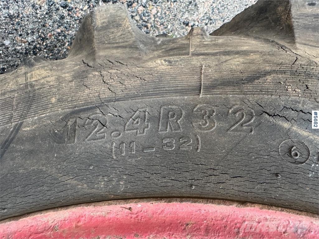 Volvo 400 Buster 트랙터