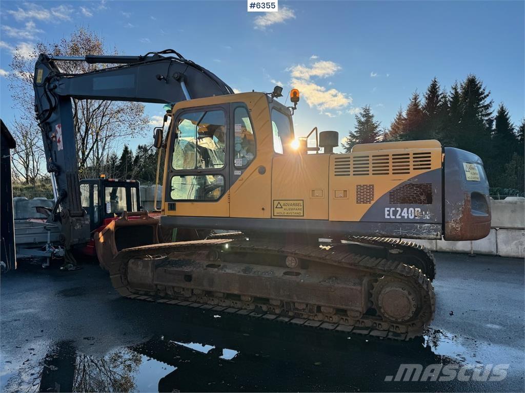 Volvo EC240BNLC 대형 굴삭기 29톤 이상