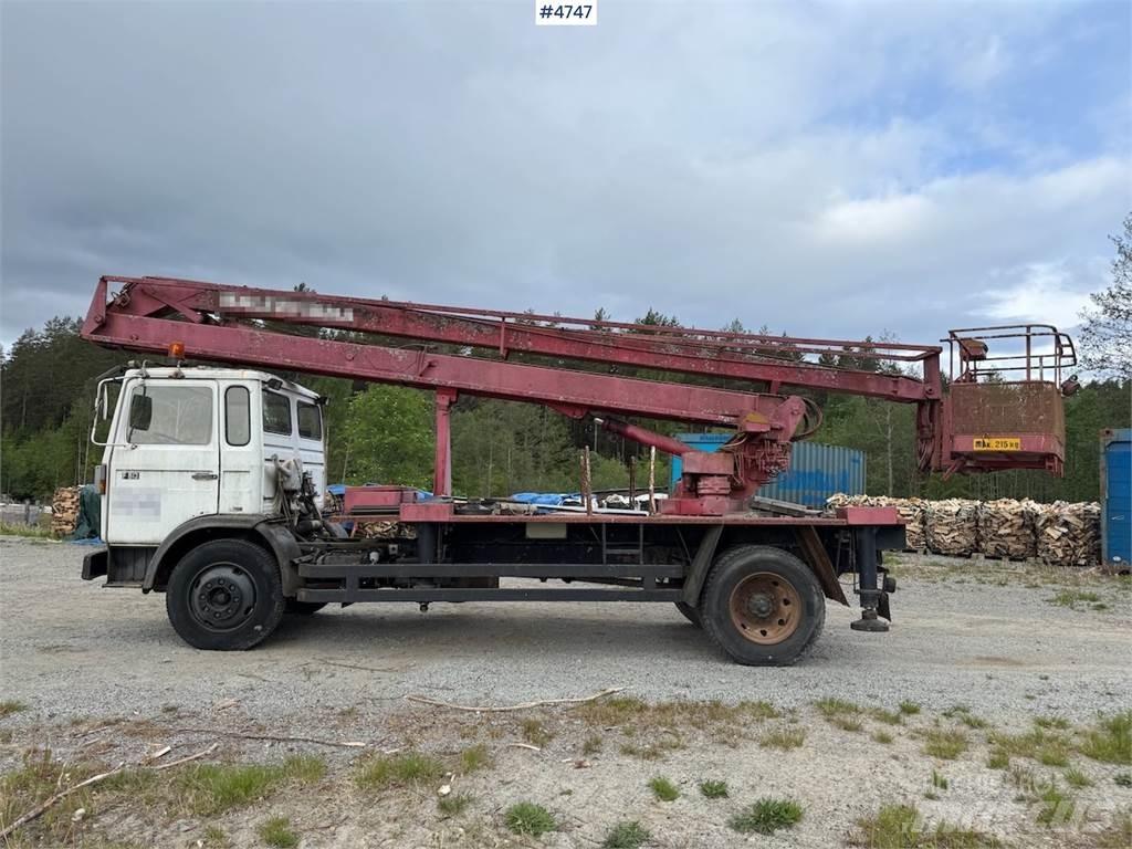 Volvo F 613 트럭 탑재 고소작업대