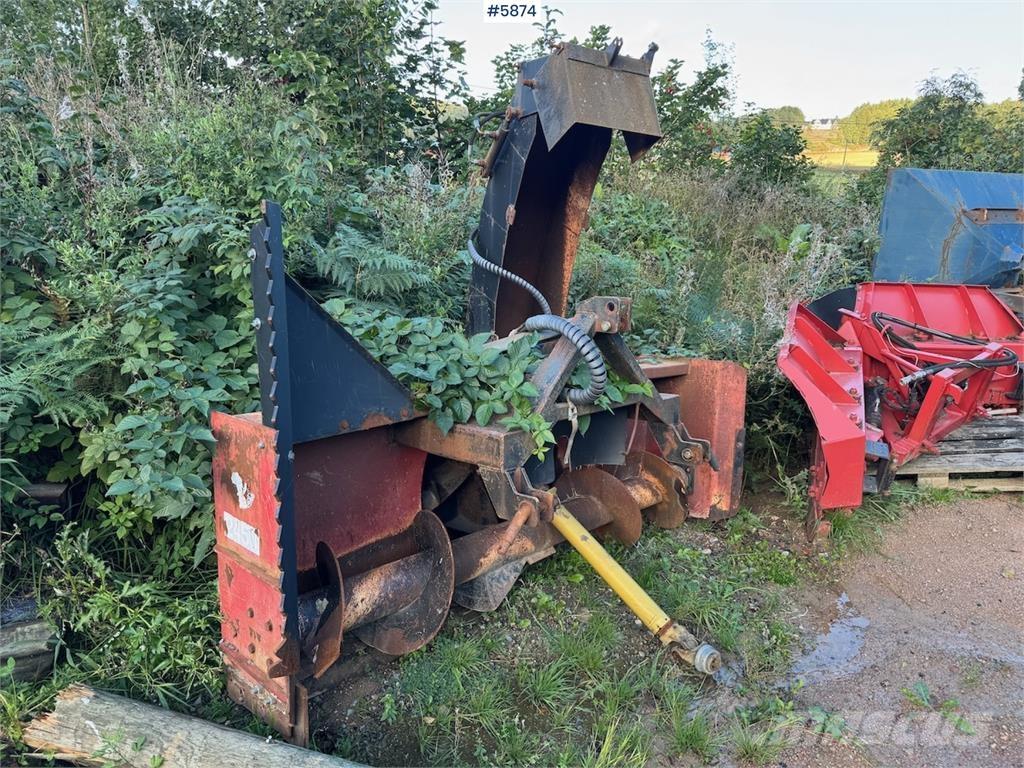  Westbjörn 2450 제설 블레이드 및 제설기