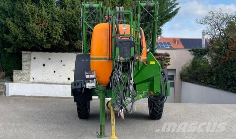 Amazone UG 3000 견인형 분무기