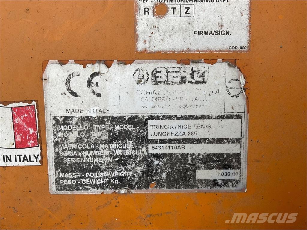 Berti Dual 285 목장 제초기 및 토퍼