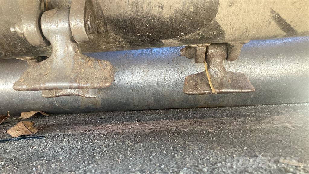 Berti DUAL 285 목장 제초기 및 토퍼