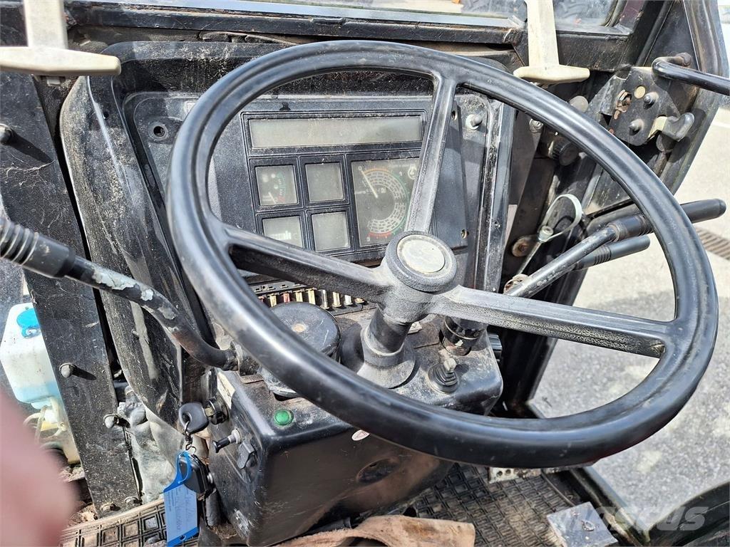 Case IH 2140 트랙터