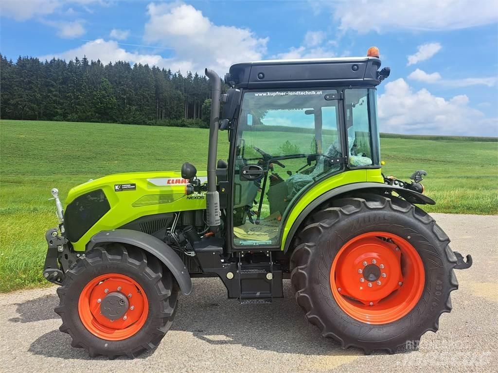 CLAAS Nexos 240 XL 트랙터