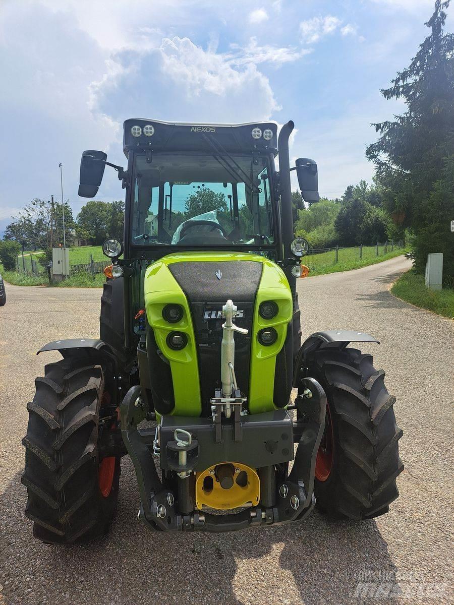 CLAAS Nexos 240 XL 트랙터
