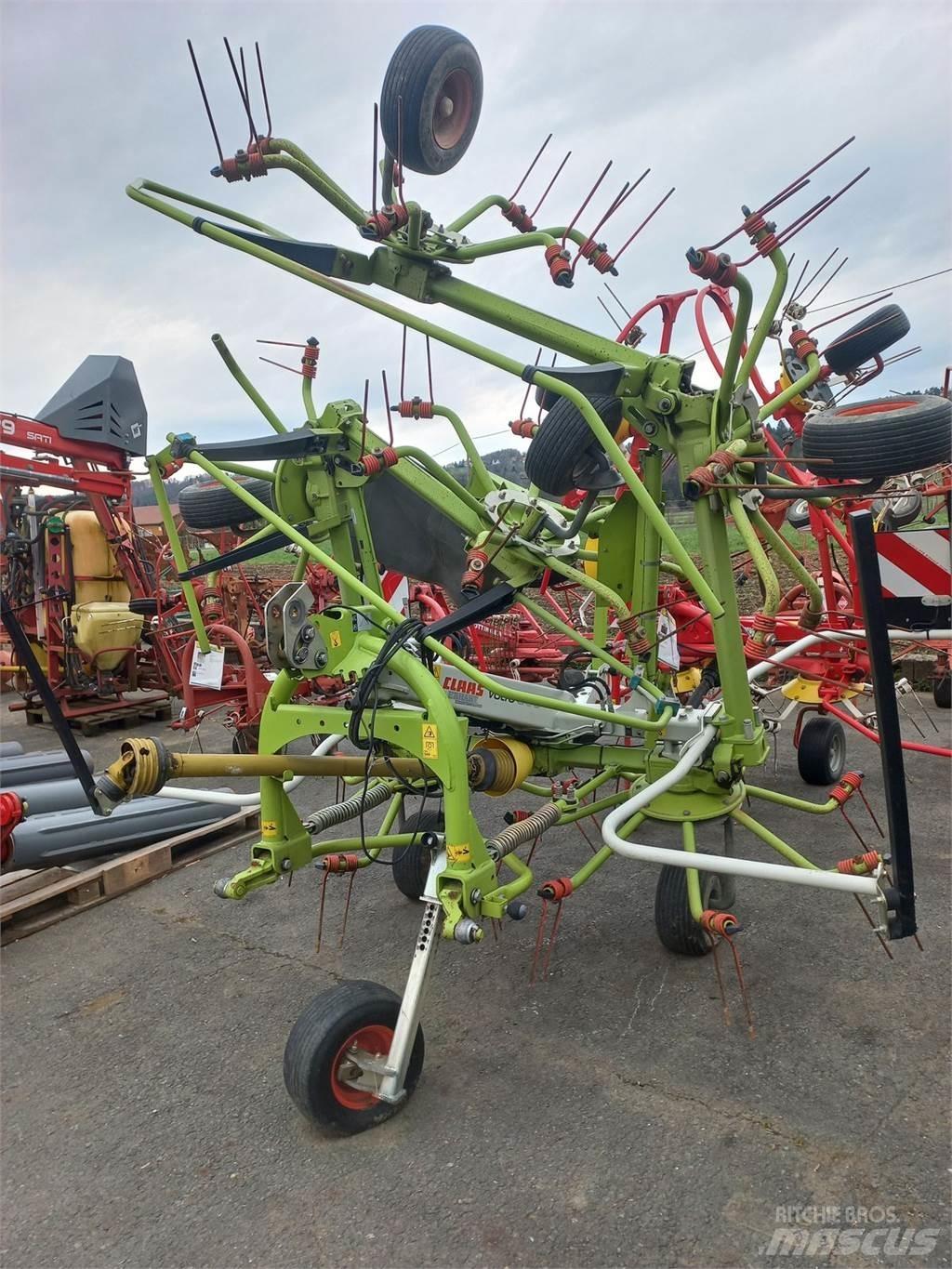 CLAAS Volto 800 갈퀴 및 테더