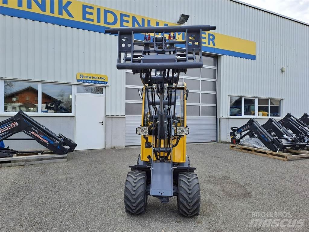 Eurotrac W 11 프론트 로더 및 굴착기