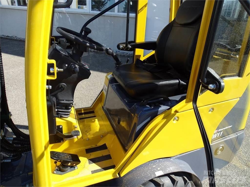 Eurotrac W11 C 프론트 로더 및 굴착기