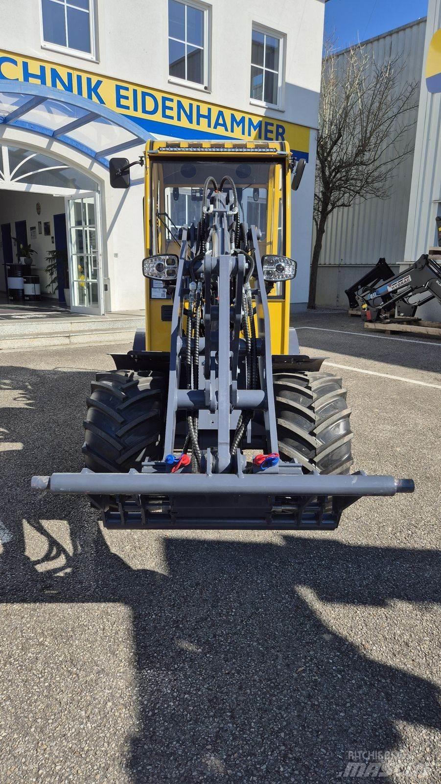 Eurotrac W12 s 프론트 로더 및 굴착기