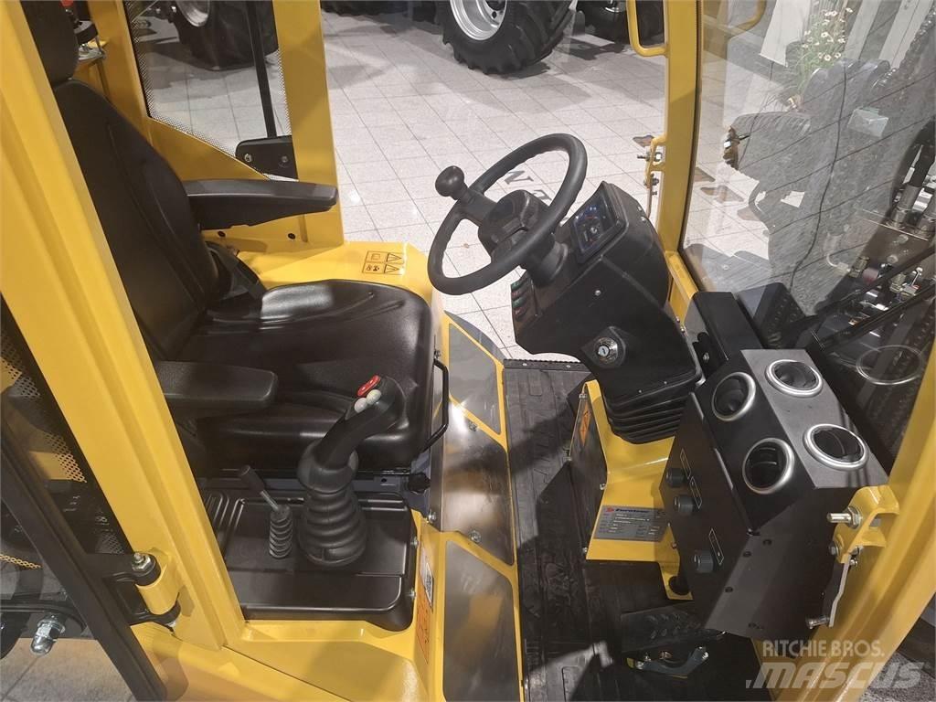 Eurotrac W12S 프론트 로더 및 굴착기