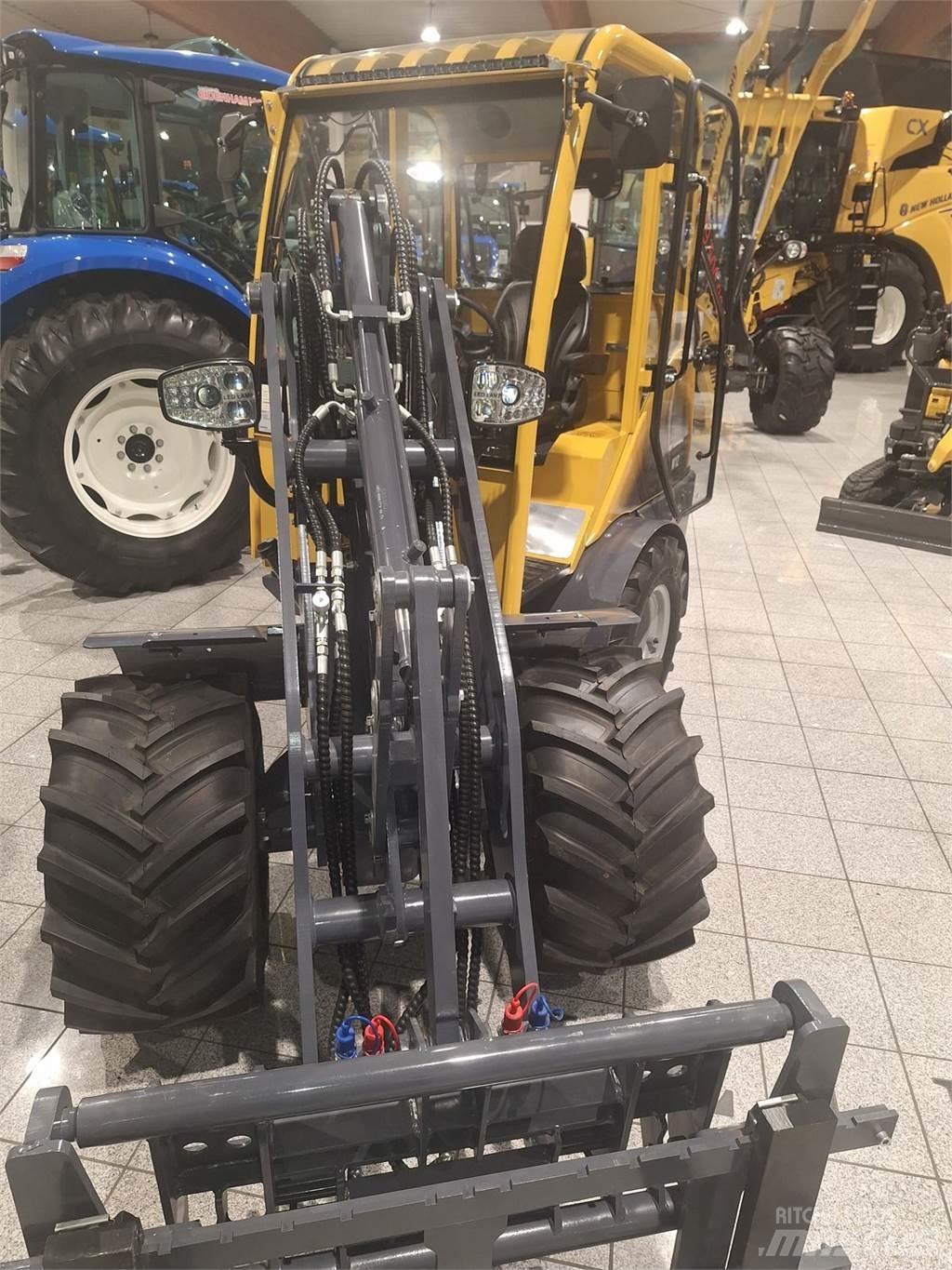 Eurotrac W12S 프론트 로더 및 굴착기