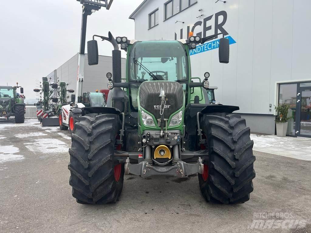 Fendt 718 Vario 트랙터