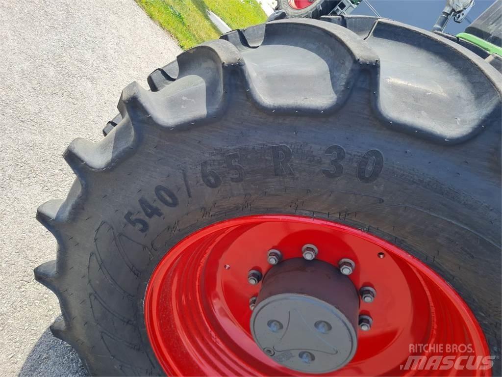 Fendt 724 Vario 트랙터