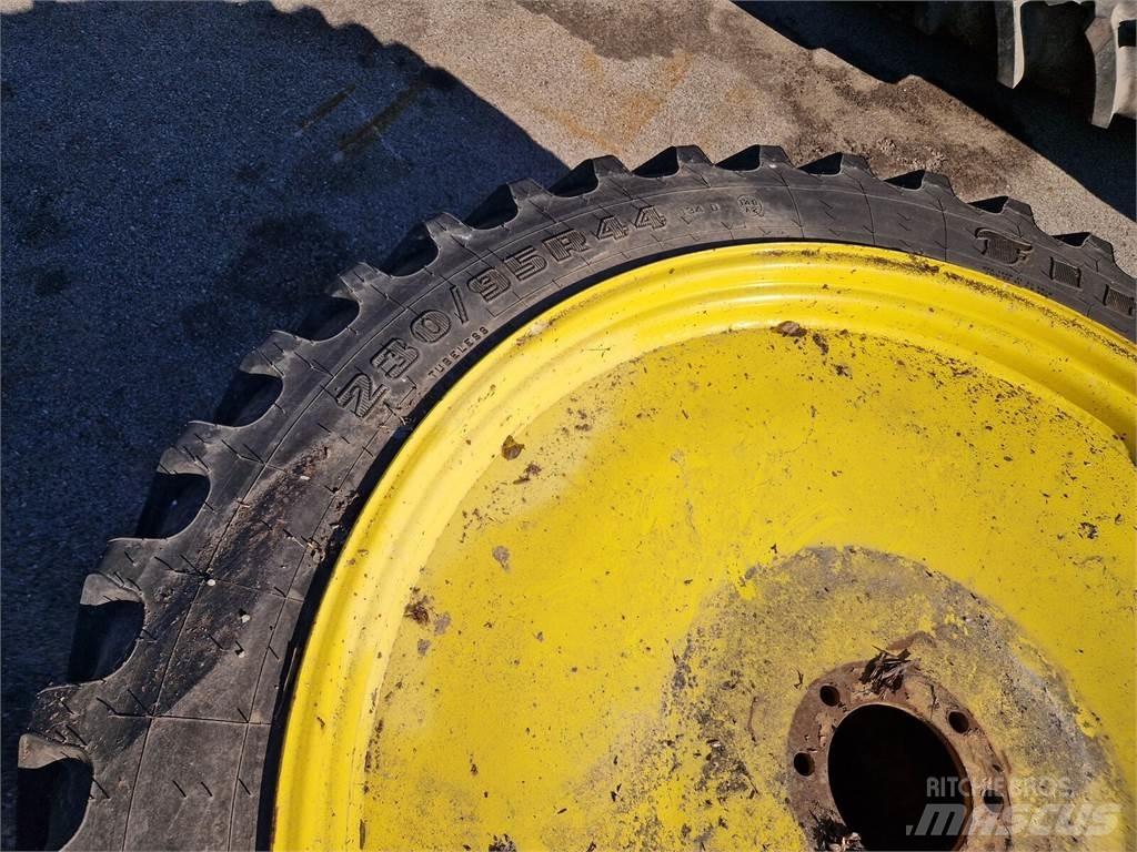 Firestone 230/95R44 타이어, 휠 및 림