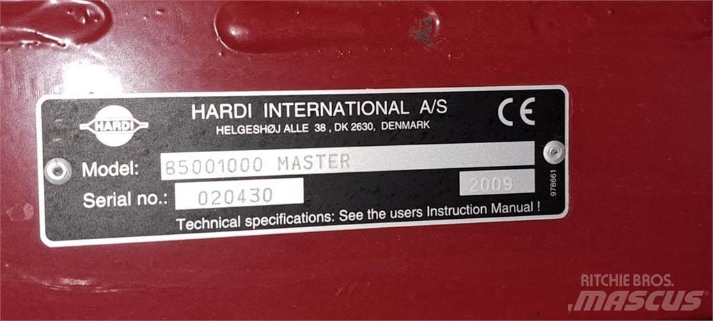Hardi Master 1000 견인형 분무기