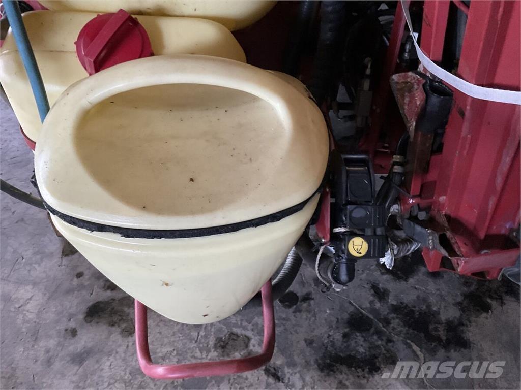 Hardi Master 1200 견인형 분무기